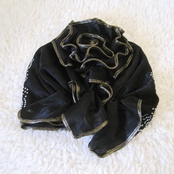 Turban with Rhinestone/Bow Detail - Picture 6 of 9